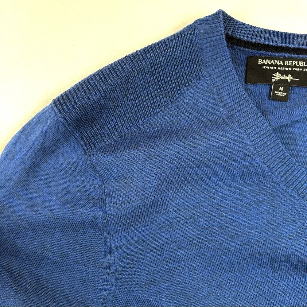 Banana Republic‎ Italian Merino Yarn by  Baruffa V-Neck Sweater Office